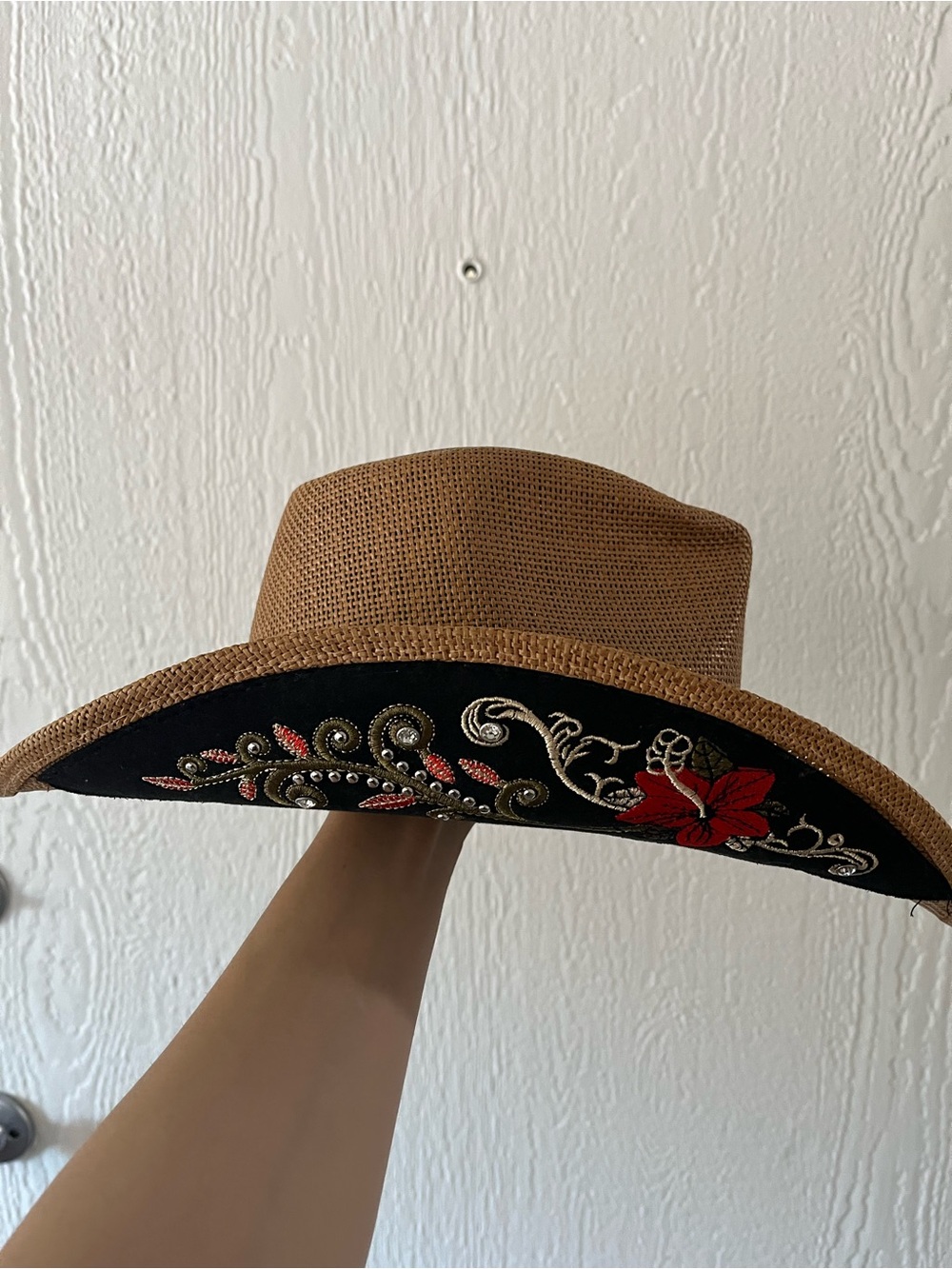 Embellished Straw Cowboy Hat with Ornate Concho - Picture 2 of 8